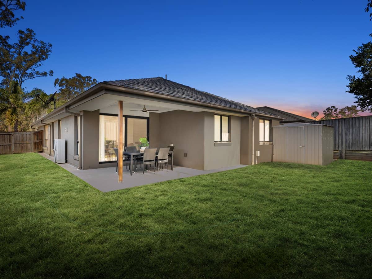 17 Serendipita Street, BRIDGEMAN DOWNS - Thumbnail 3