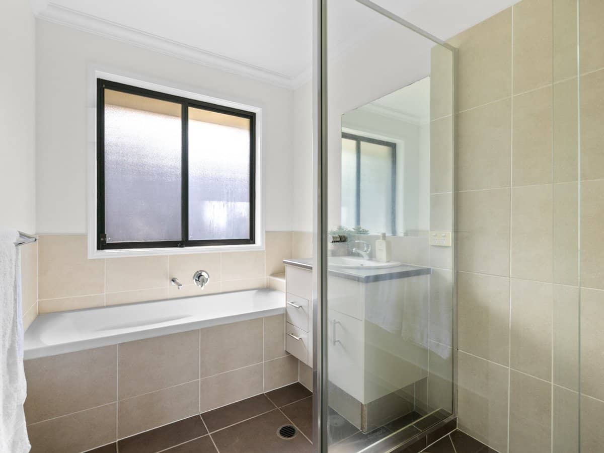 17 Serendipita Street, BRIDGEMAN DOWNS - Thumbnail 16