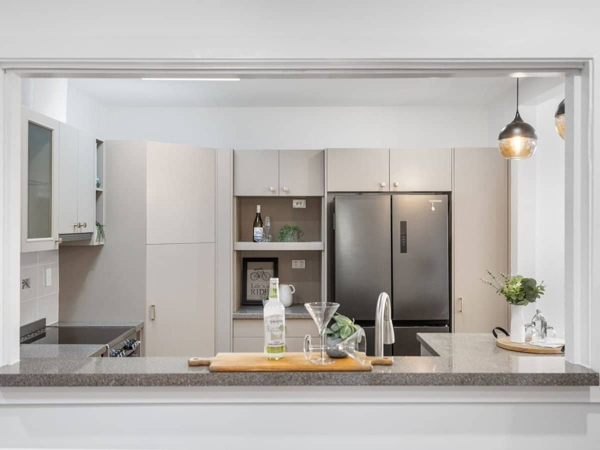 11 Megalong Street, Holland Park West - Thumbnail 8