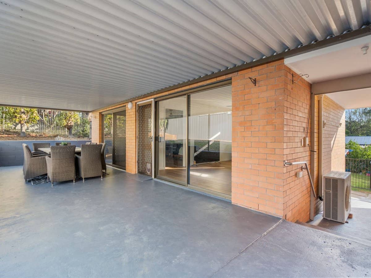 11 Megalong Street, Holland Park West - Thumbnail 15
