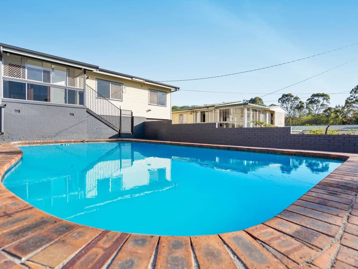 11 Megalong Street, Holland Park West - Thumbnail 20