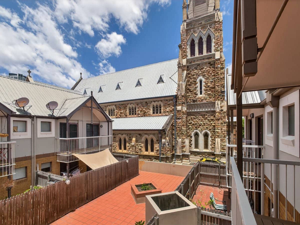 53 Saint Pauls Terrace, SPRING HILL - Thumbnail 4