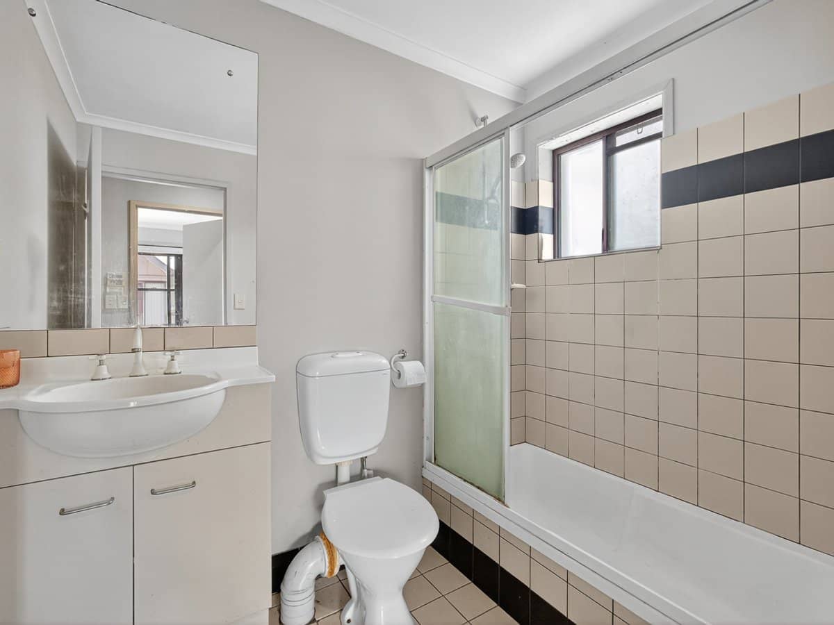 53 Saint Pauls Terrace, SPRING HILL - Thumbnail 5