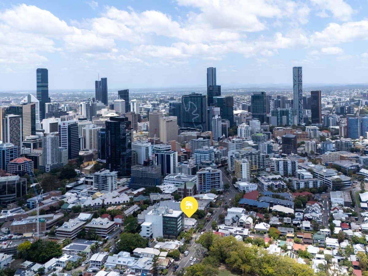 53 Saint Pauls Terrace, SPRING HILL - Thumbnail 12