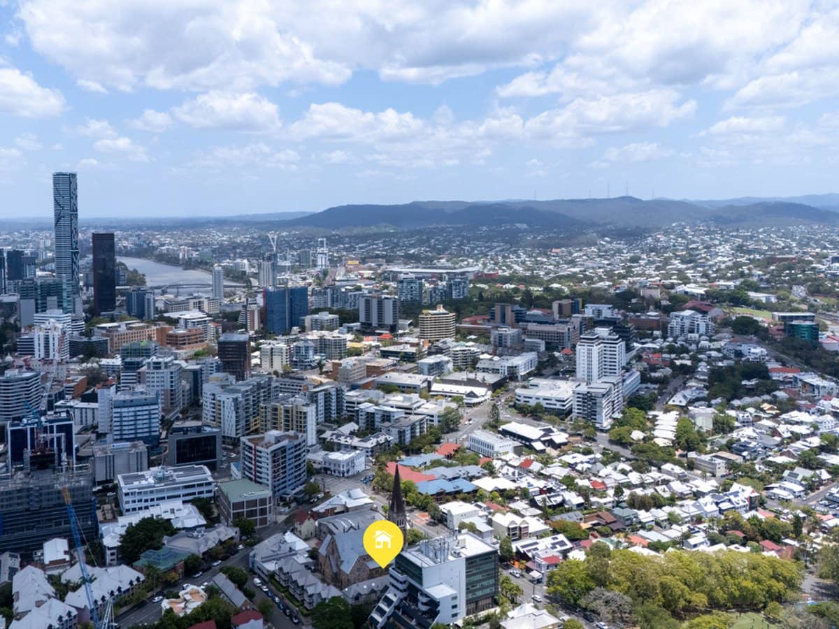 53 Saint Pauls Terrace, SPRING HILL - Thumbnail 13