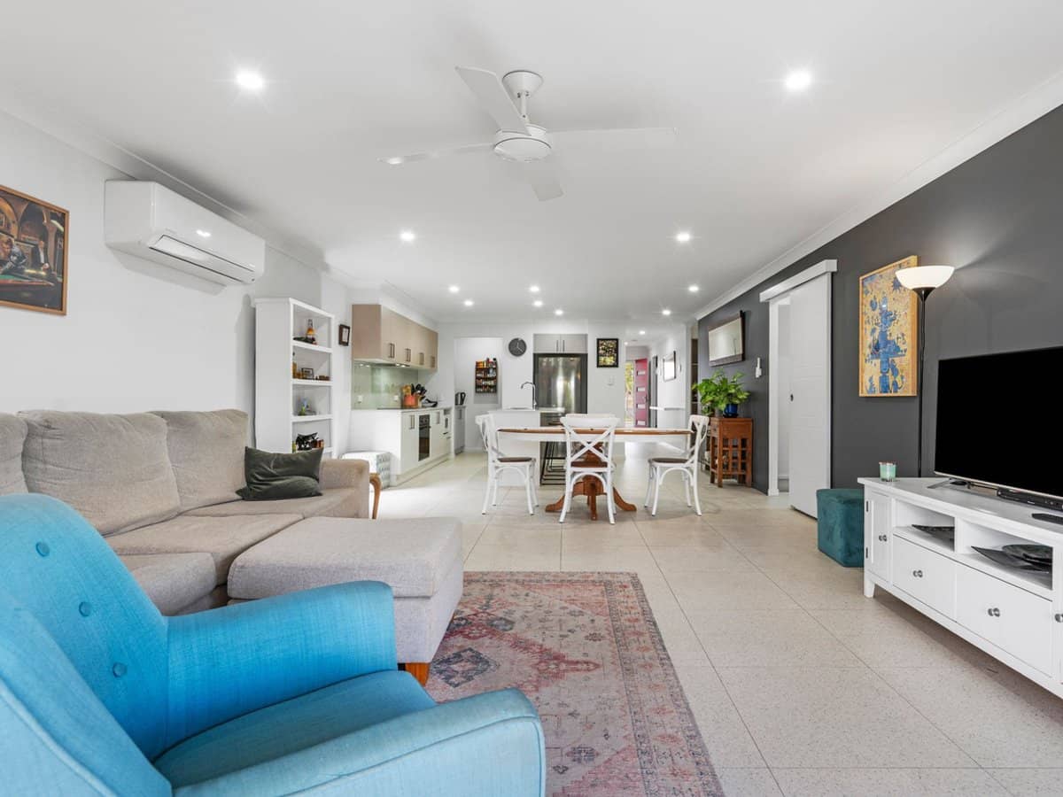 10 Octagonal Crescent, Beaudesert - Thumbnail 3