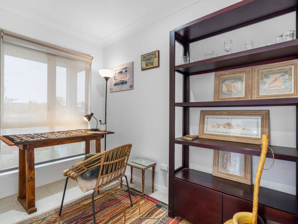 10 Octagonal Crescent, Beaudesert - Thumbnail 15