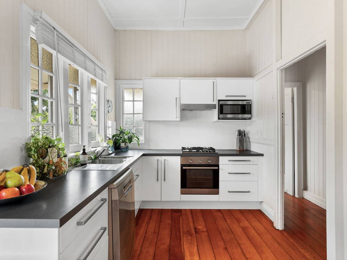 16 Cecil Road, Bardon - Thumbnail 8