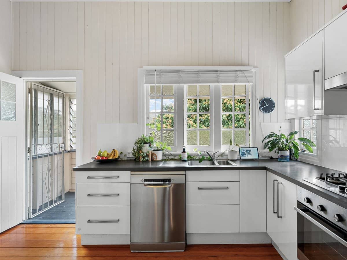 16 Cecil Road, Bardon - Thumbnail 9