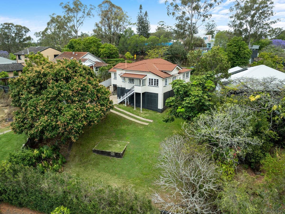 16 Cecil Road, Bardon - Thumbnail 11