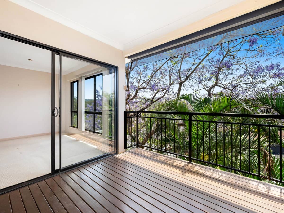 33 Simpsons Road, BARDON - Thumbnail 1