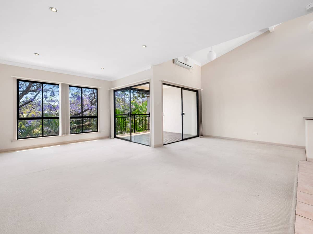 33 Simpsons Road, BARDON - Thumbnail 3