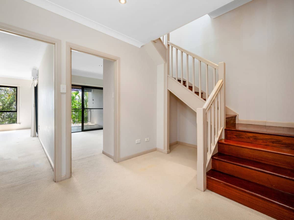 33 Simpsons Road, BARDON - Thumbnail 5