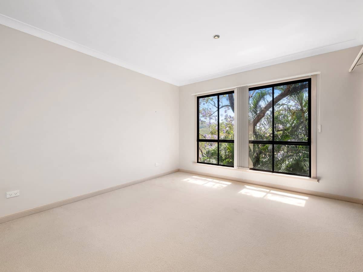 33 Simpsons Road, BARDON - Thumbnail 6