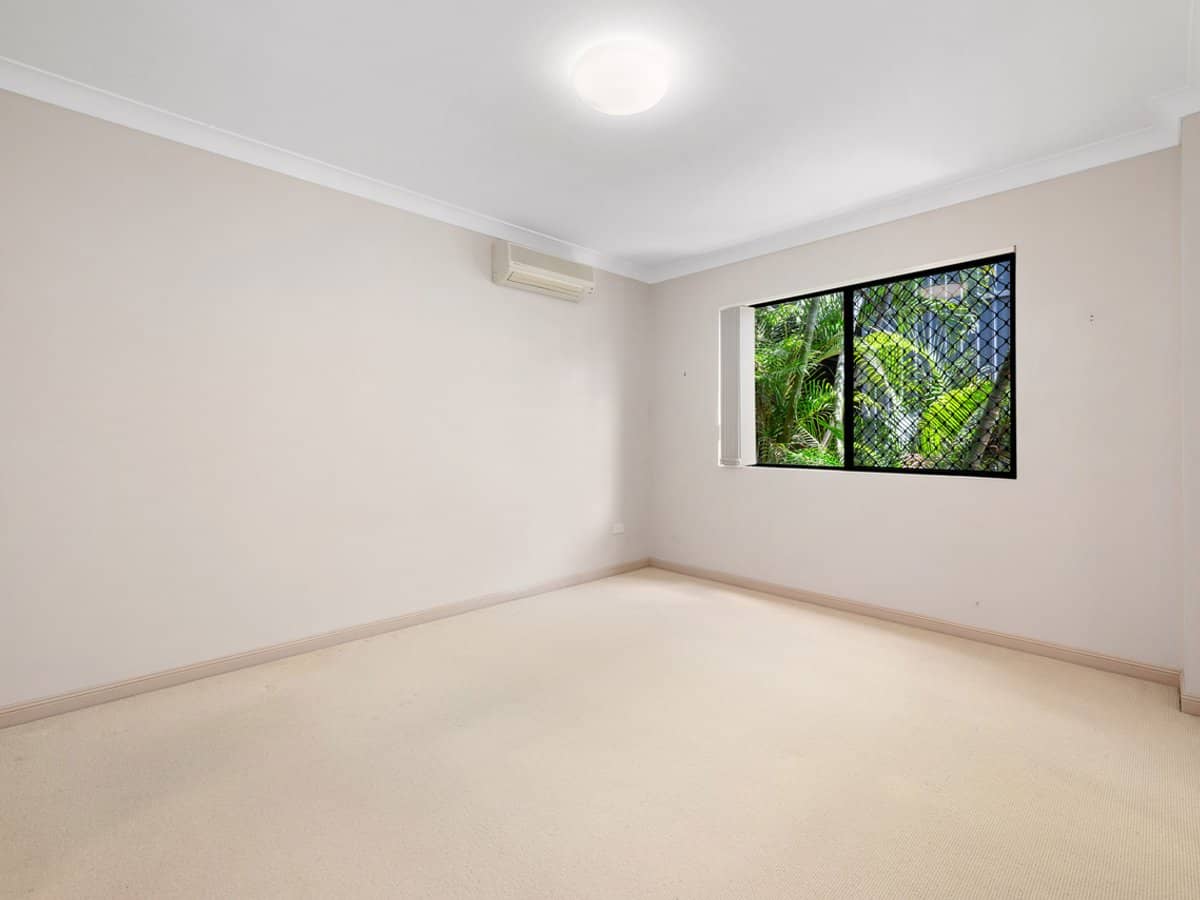 33 Simpsons Road, BARDON - Thumbnail 10