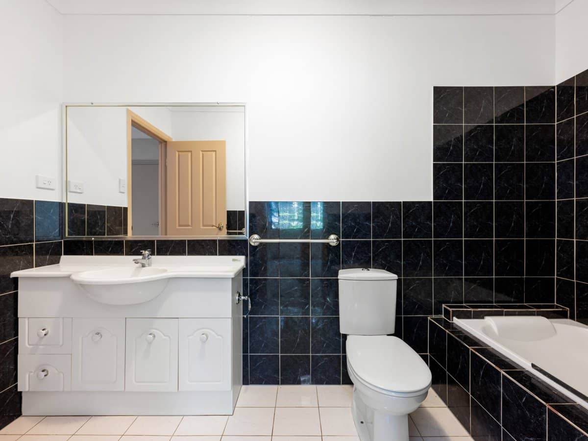 33 Simpsons Road, BARDON - Thumbnail 11