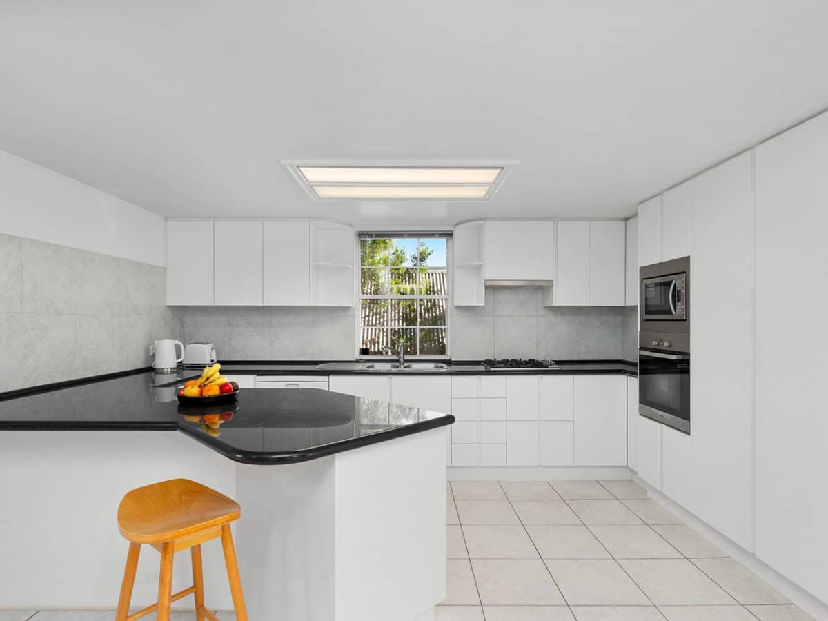 16 Sheriff Street, PETRIE TERRACE - Thumbnail 7