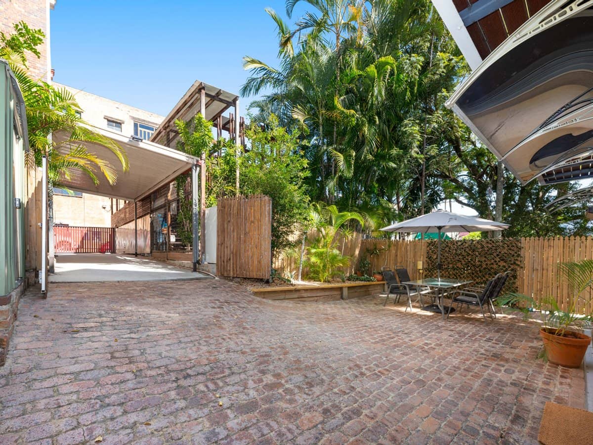 16 Sheriff Street, PETRIE TERRACE - Thumbnail 9