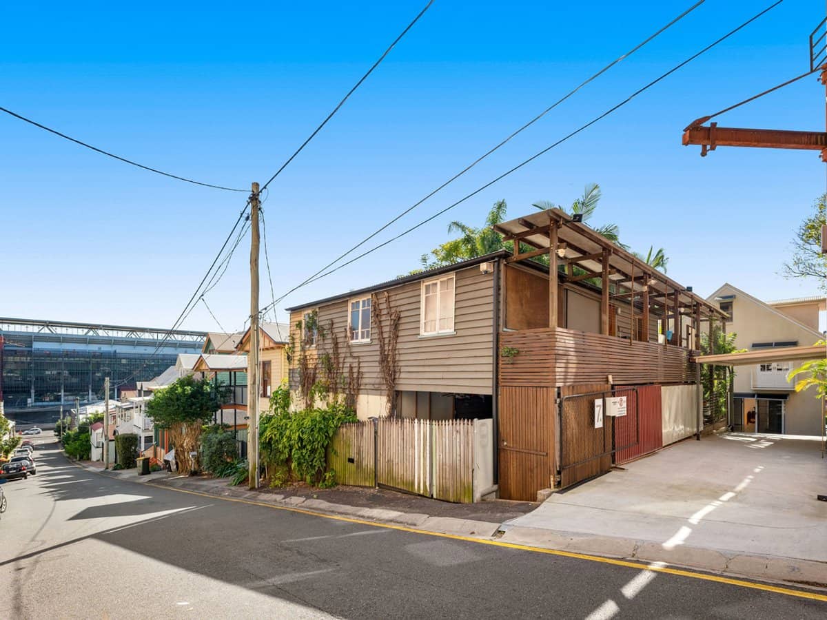 16 Sheriff Street, PETRIE TERRACE - Thumbnail 10