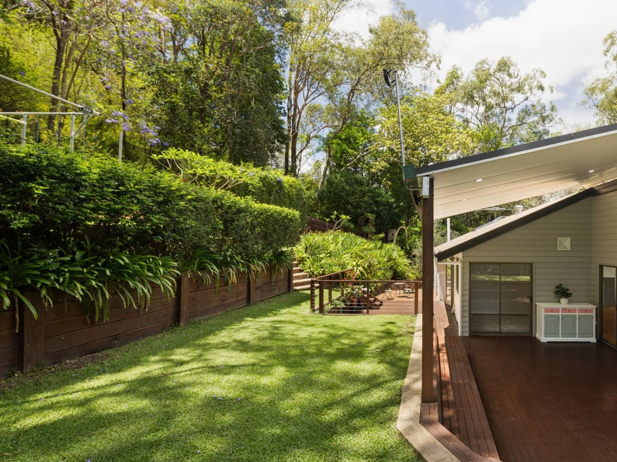 27 Lytham Street, INDOOROOPILLY - Thumbnail 2