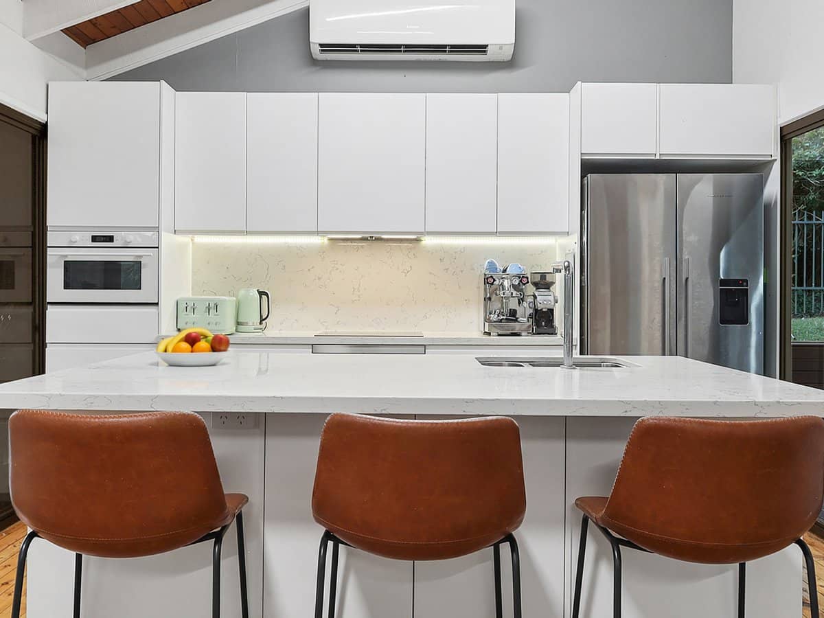 27 Lytham Street, INDOOROOPILLY - Thumbnail 6