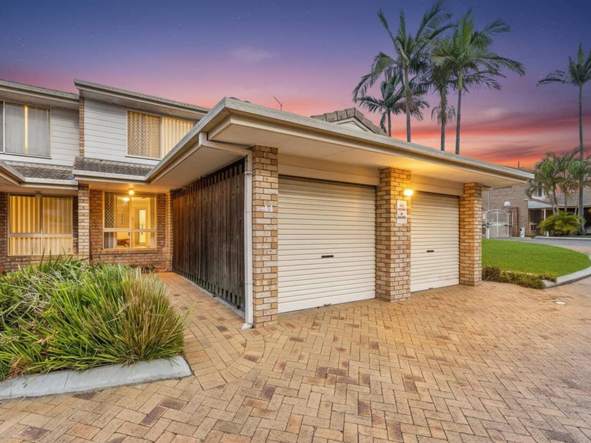 709 Kingston Road, WATERFORD WEST - Thumbnail 1