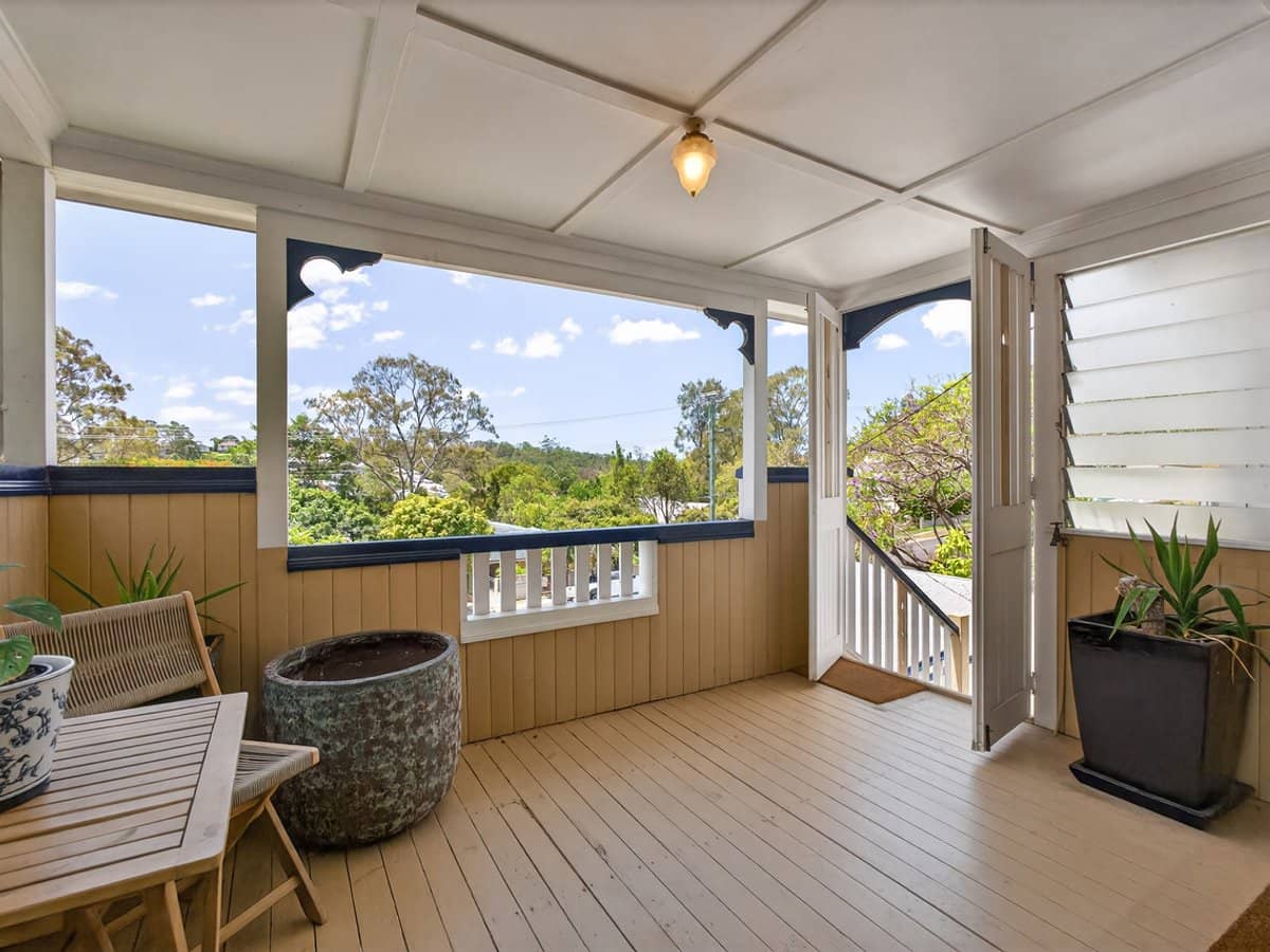 16 Vimy Street, BARDON - Thumbnail 3