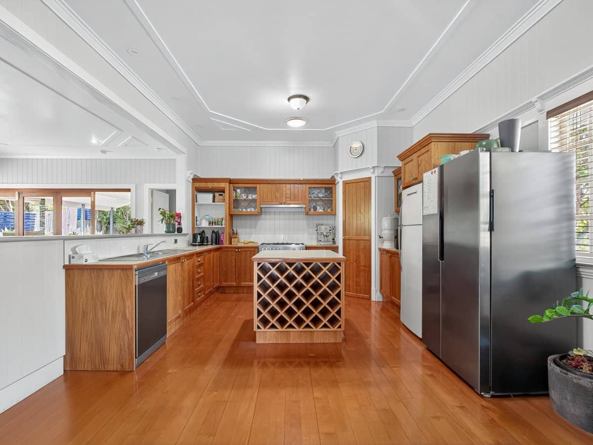 16 Vimy Street, BARDON - Thumbnail 6