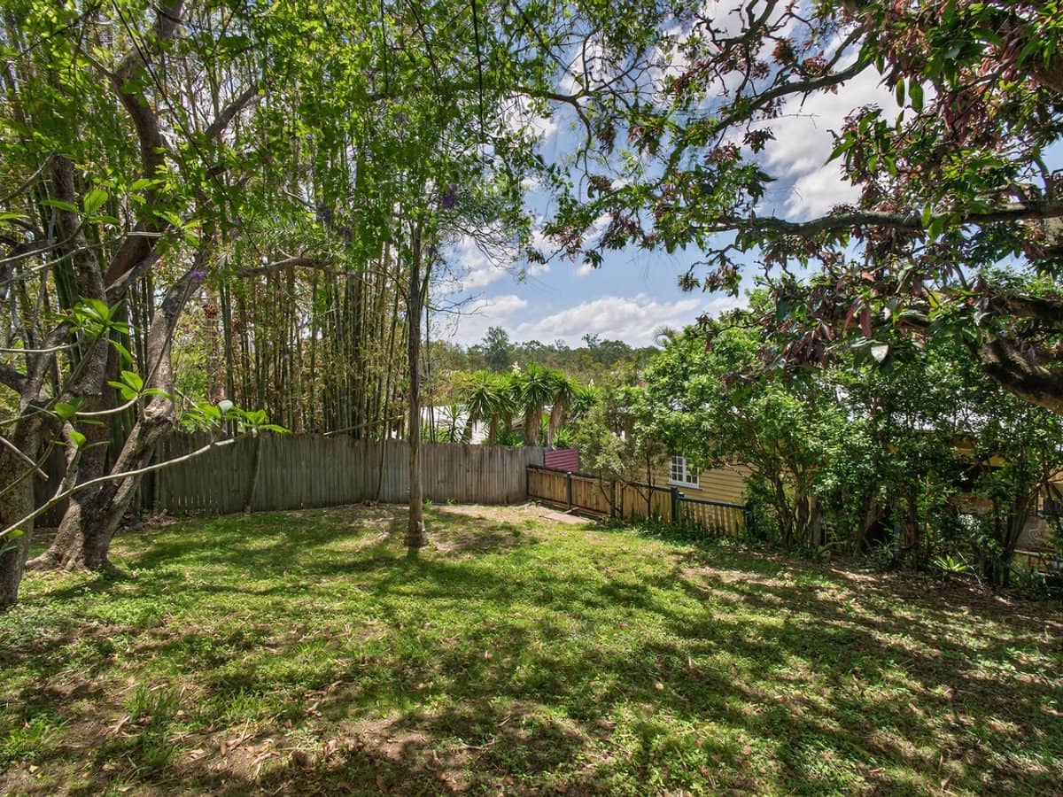 16 Vimy Street, BARDON - Thumbnail 16