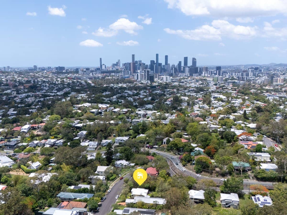 16 Vimy Street, BARDON - Thumbnail 21