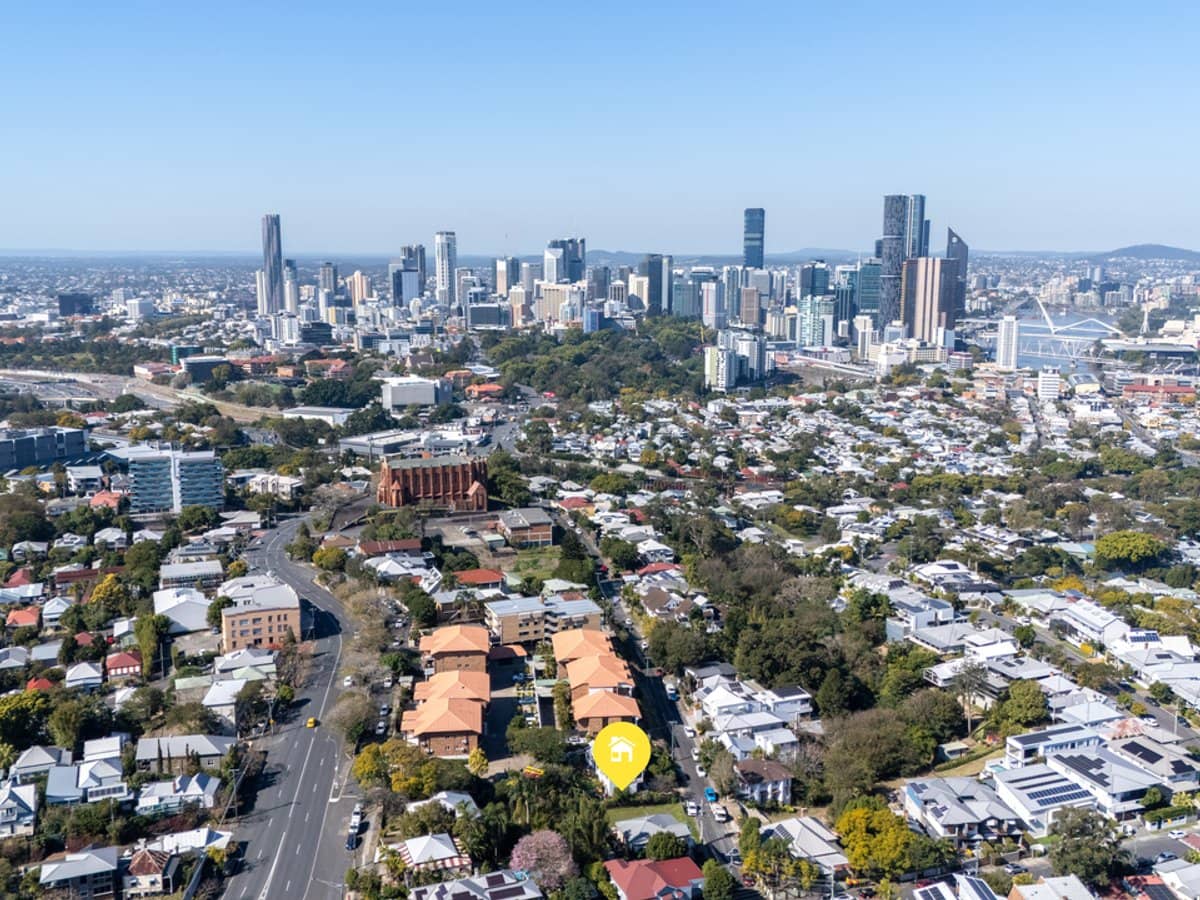 71 Cambridge Street, RED HILL - Thumbnail 3