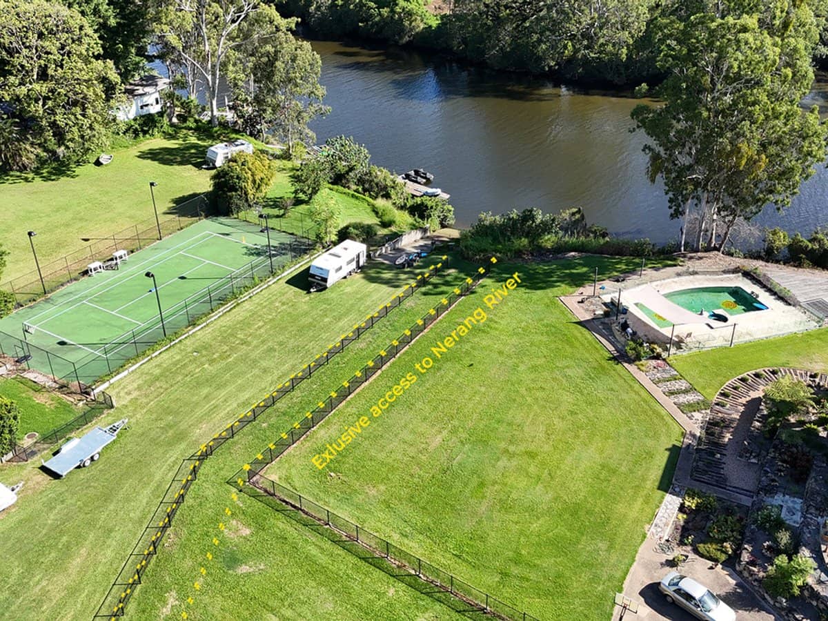 12 Burnside Court, Ashmore - Thumbnail 3