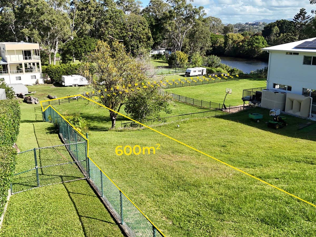 12 Burnside Court, Ashmore - Thumbnail 4