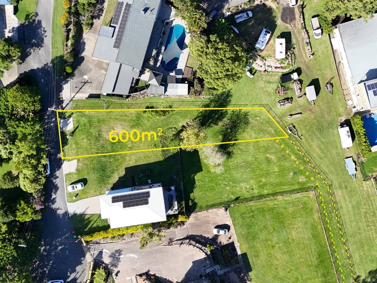 12 Burnside Court, Ashmore - Thumbnail 5