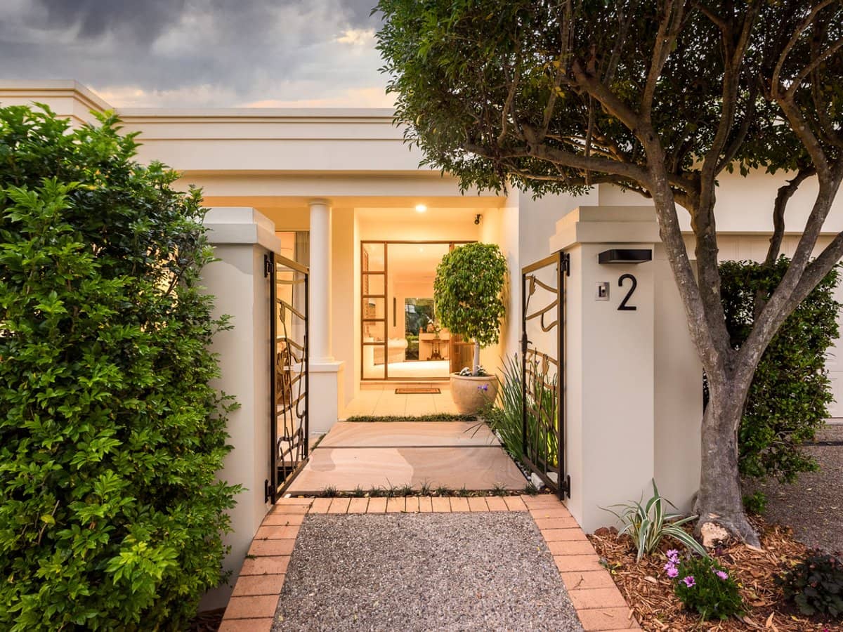 2/58 Tristania Drive, BARDON - Thumbnail 2