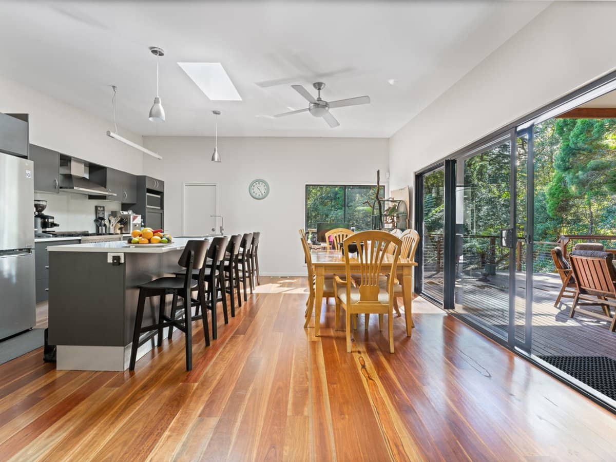 8 Banksia Road, SPRINGBROOK - Thumbnail 4