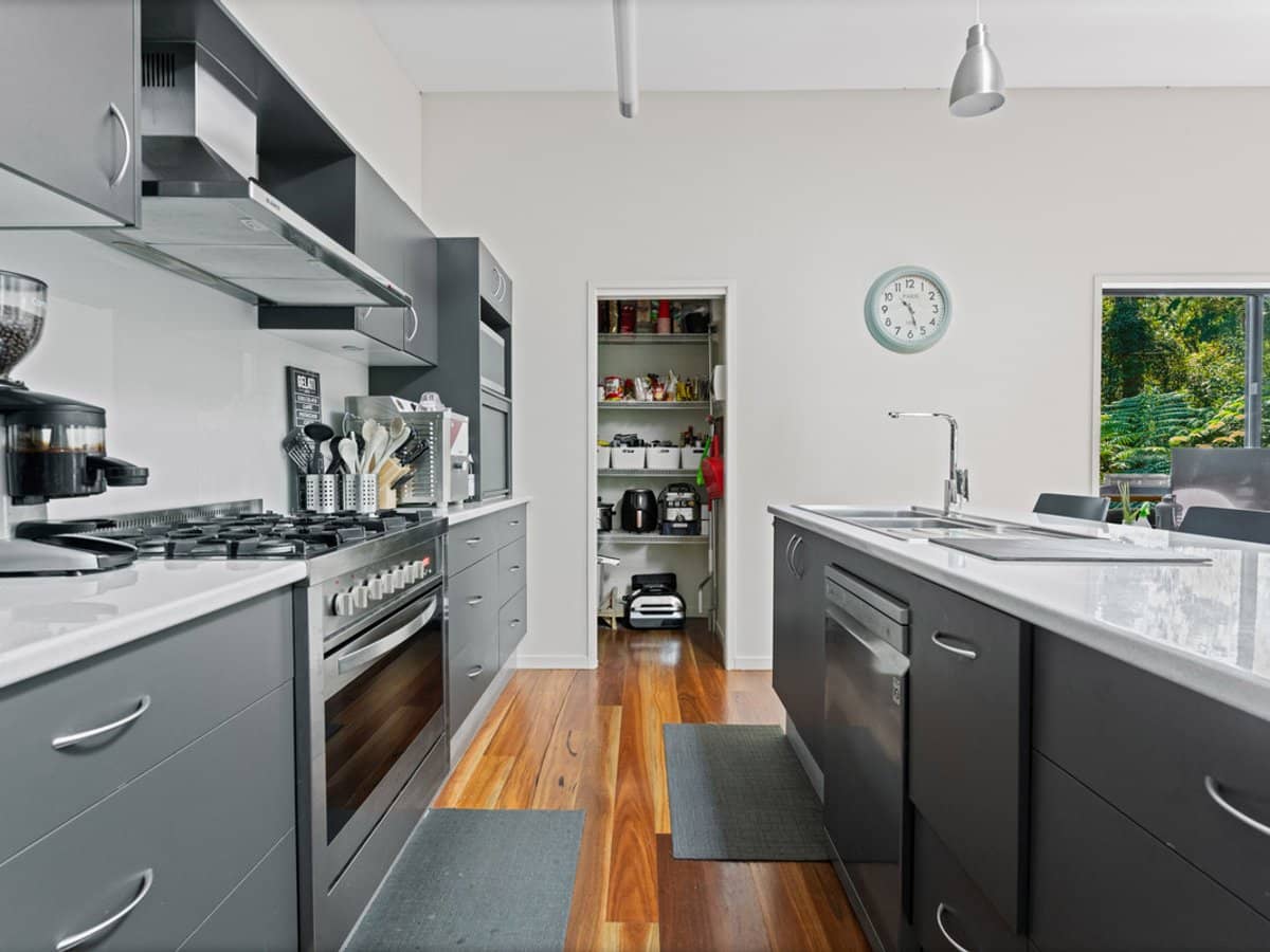 8 Banksia Road, SPRINGBROOK - Thumbnail 7