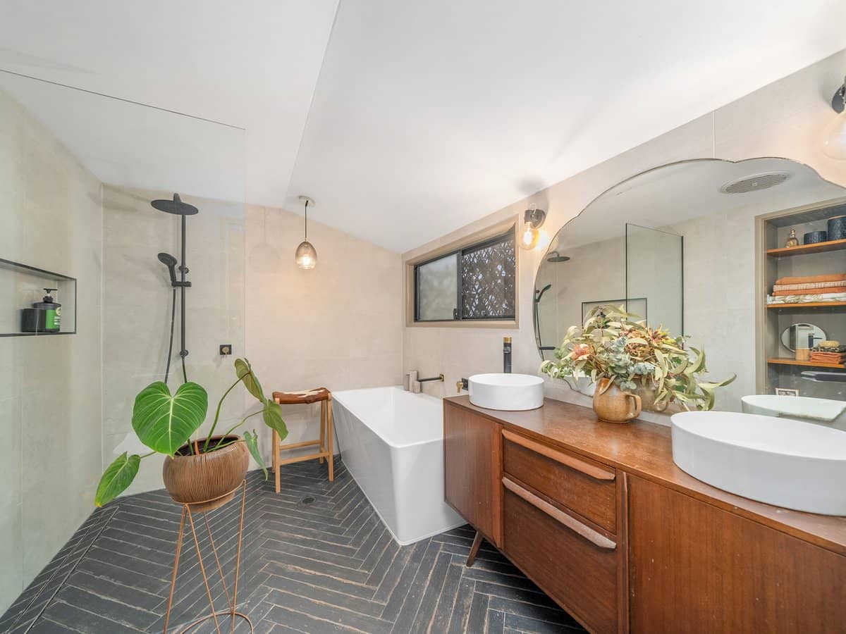 32 Donald Street, WOODY POINT - Thumbnail 6