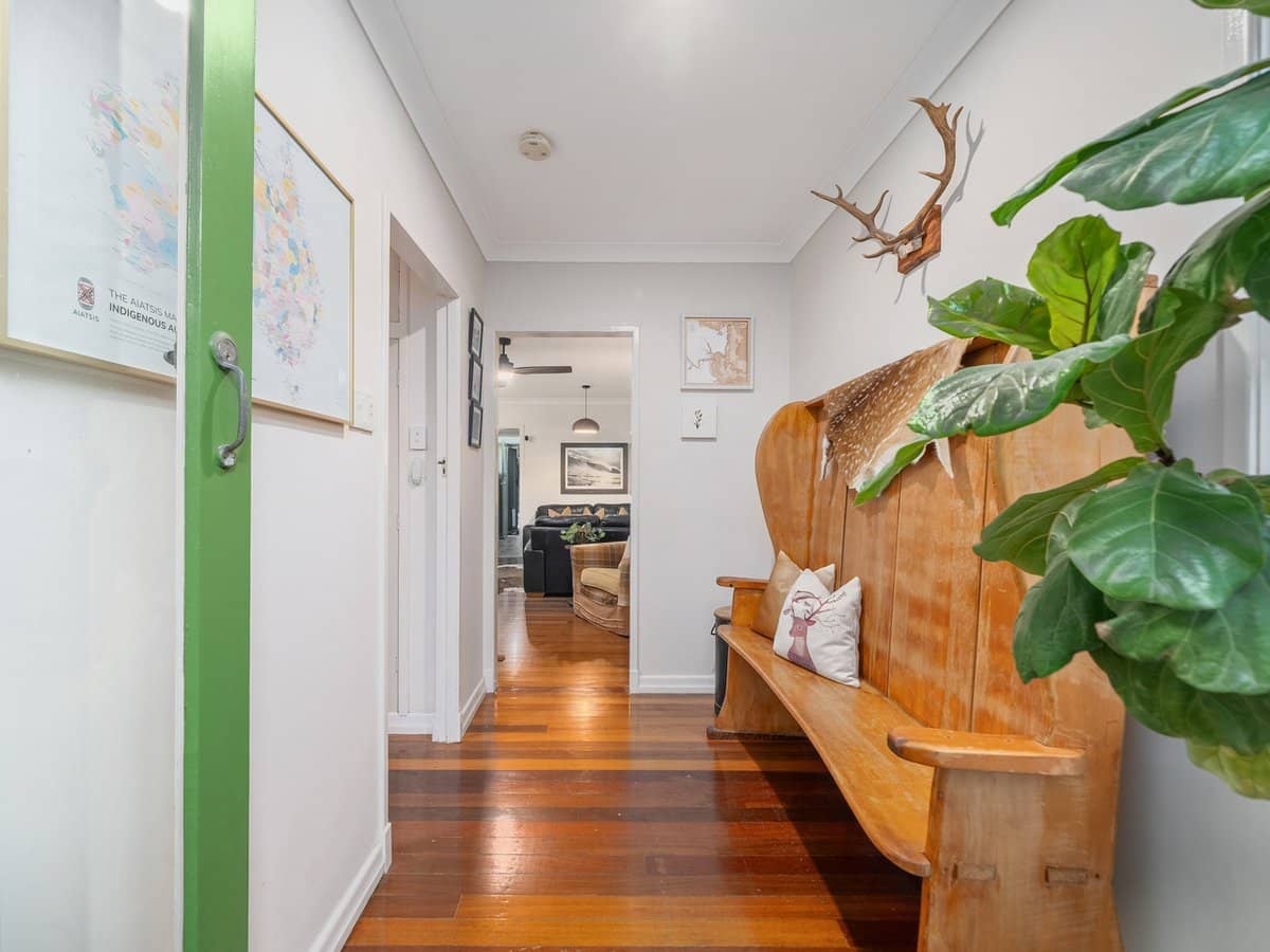 32 Donald Street, WOODY POINT - Thumbnail 14