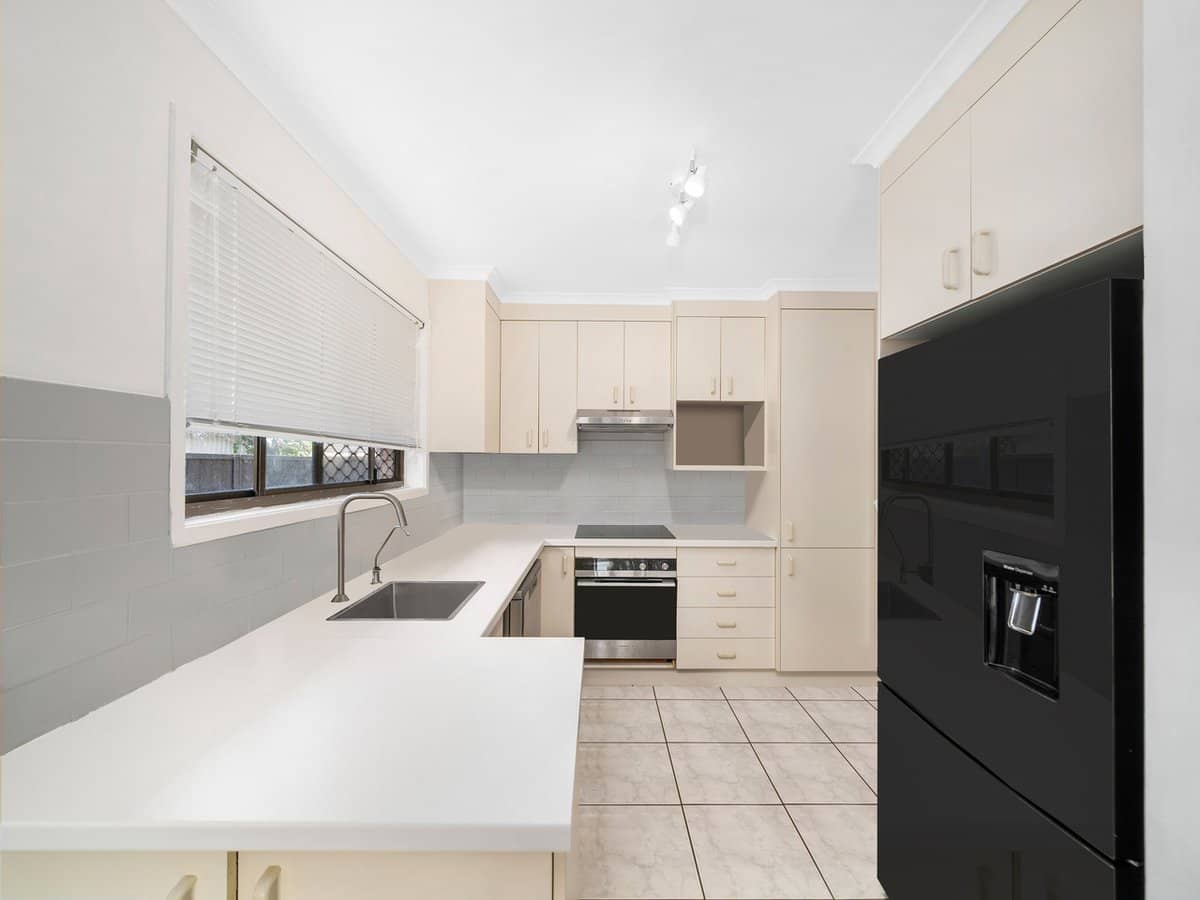 57 McCulloch Avenue, MARGATE - Thumbnail 3