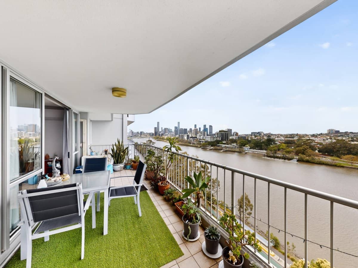 56 Dunmore Terrace, AUCHENFLOWER - Thumbnail 1