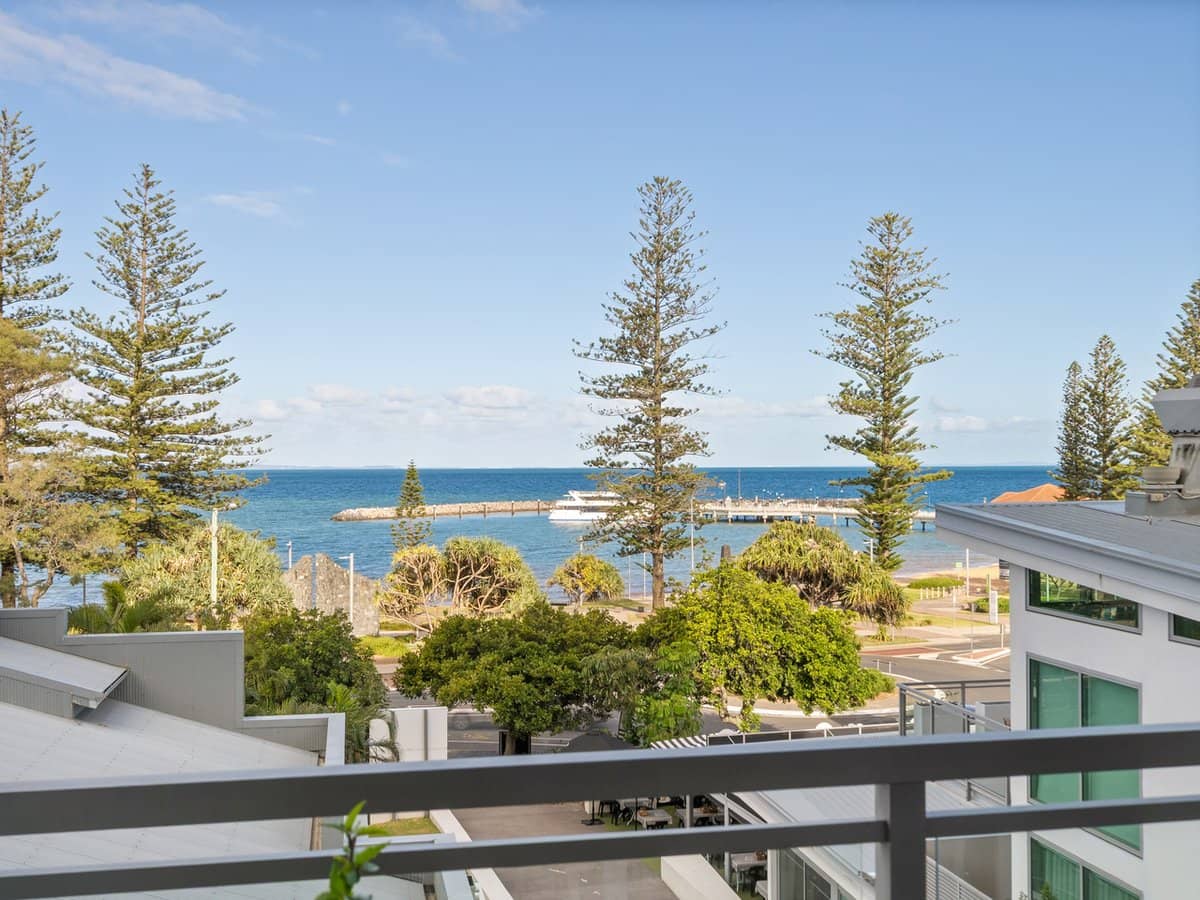 185 Redcliffe Parade, REDCLIFFE - Thumbnail 1