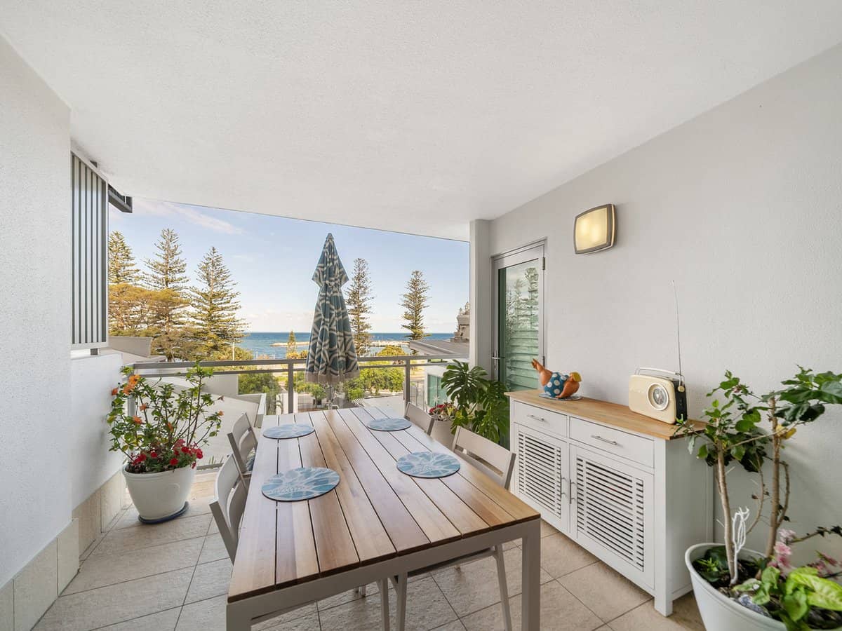 185 Redcliffe Parade, REDCLIFFE - Thumbnail 2