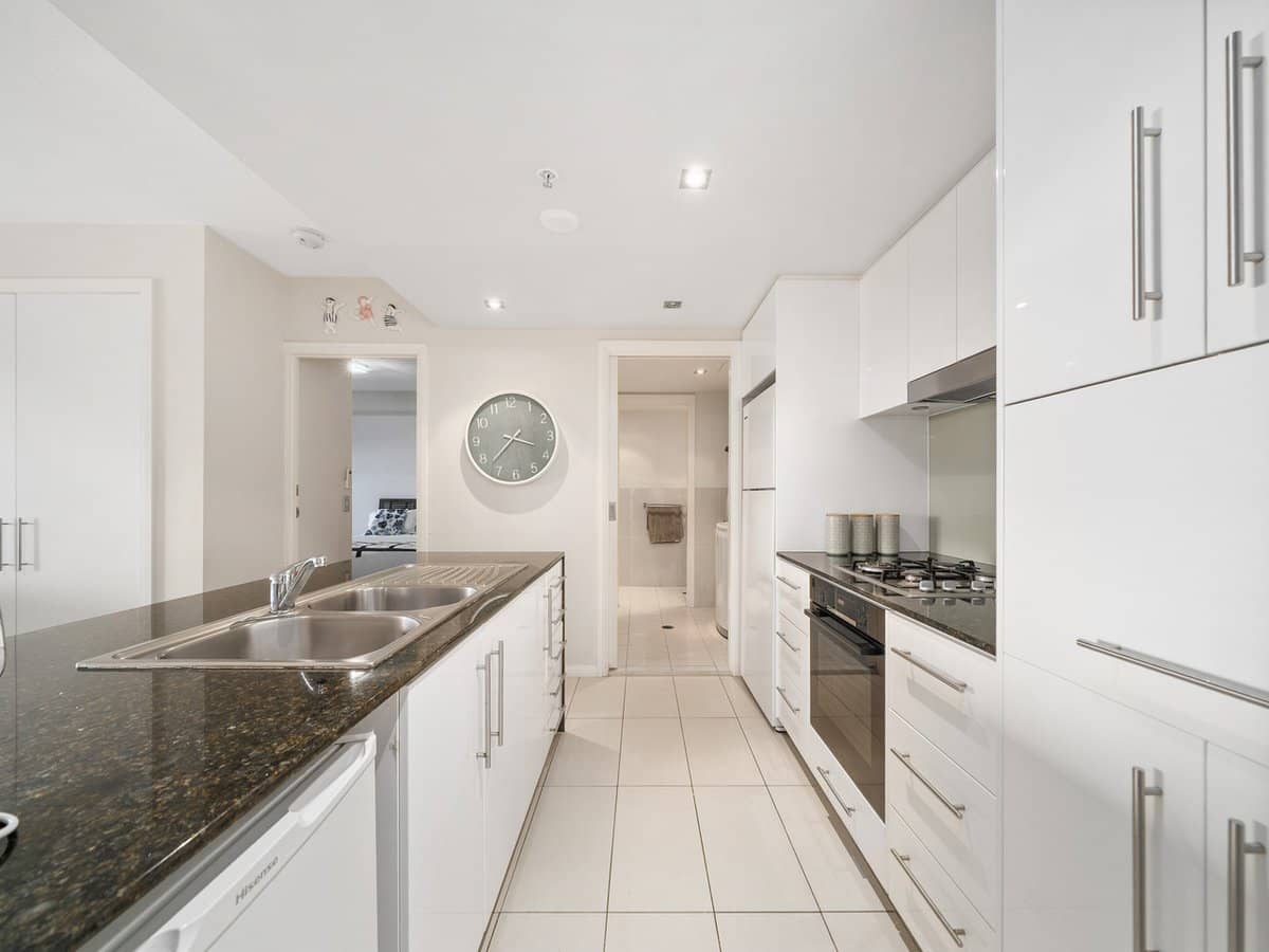 185 Redcliffe Parade, REDCLIFFE - Thumbnail 7