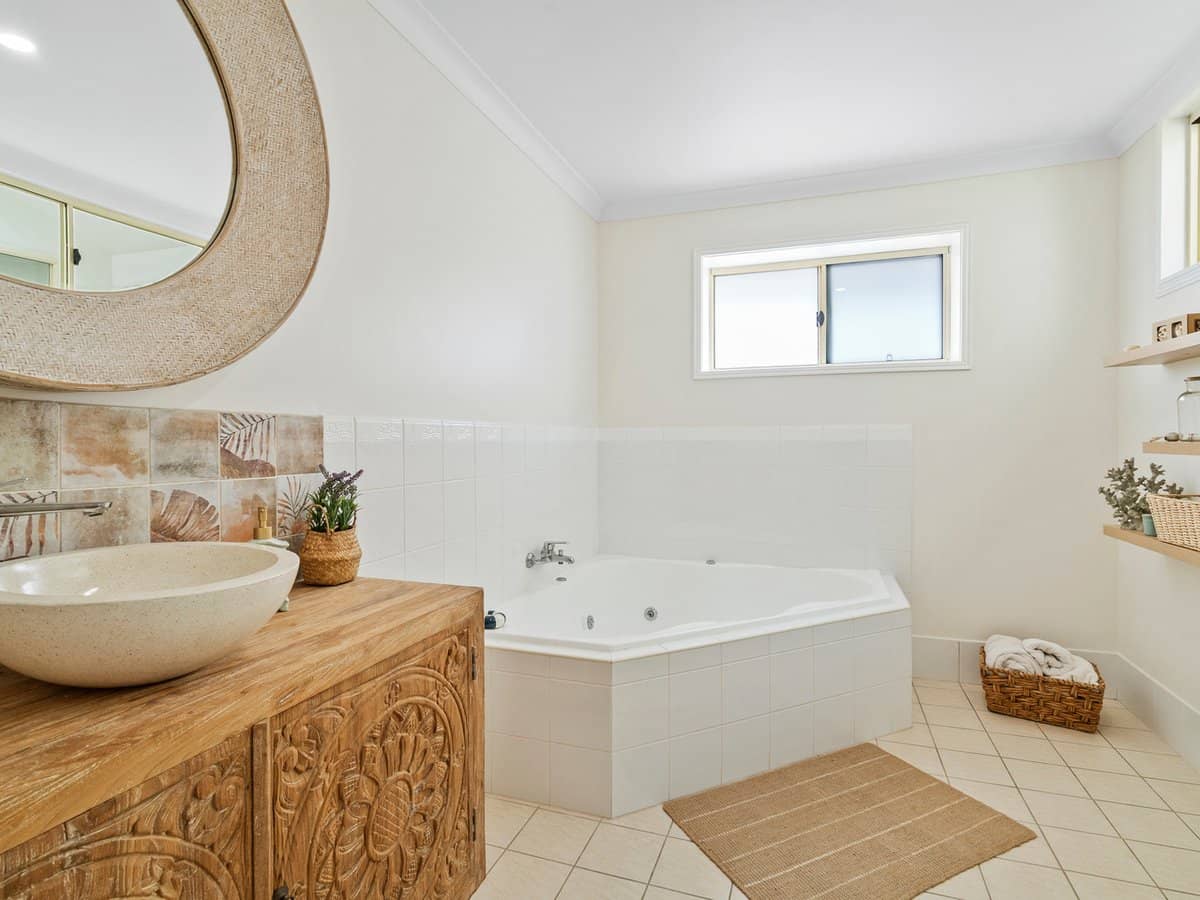 154 Kennedy Drive, TWEED HEADS WEST - Thumbnail 9