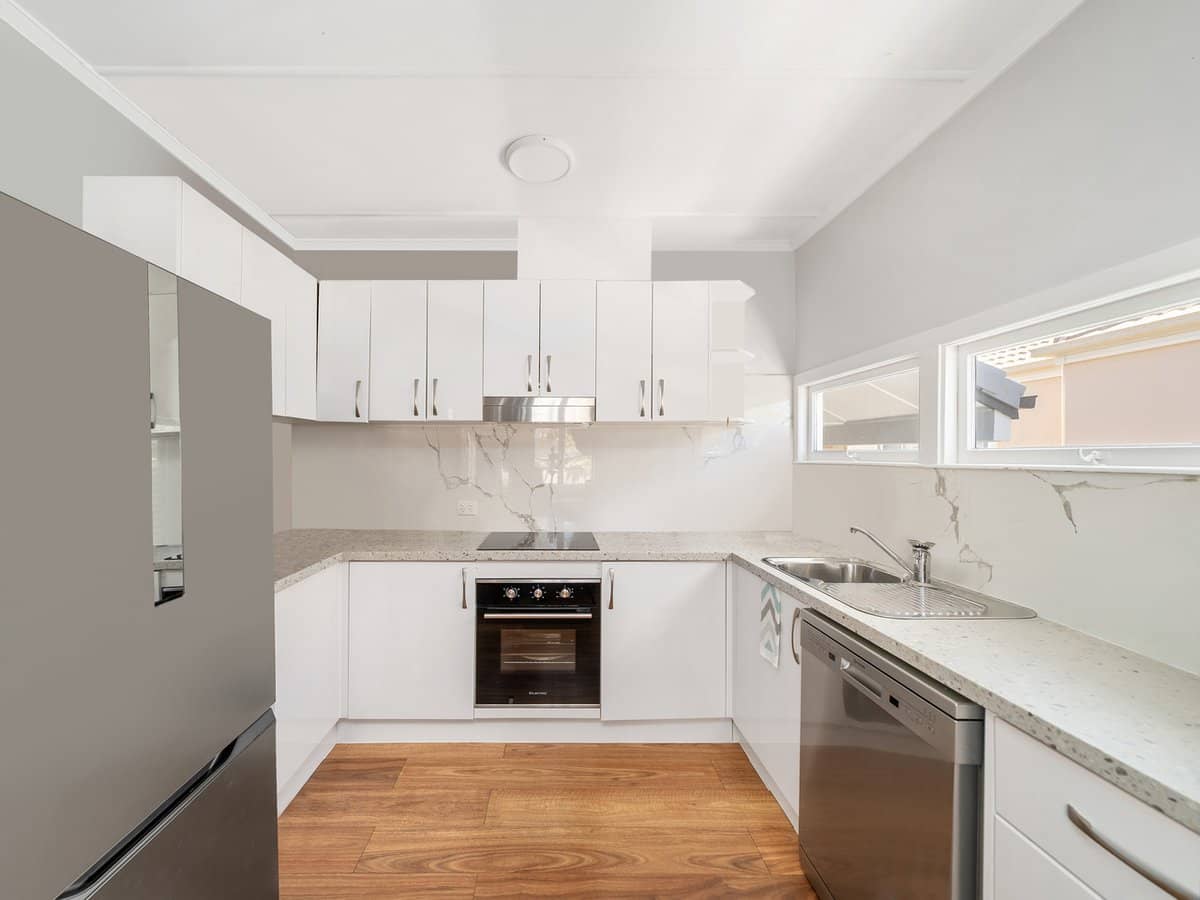 24 Bradley Road, CLONTARF - Thumbnail 4