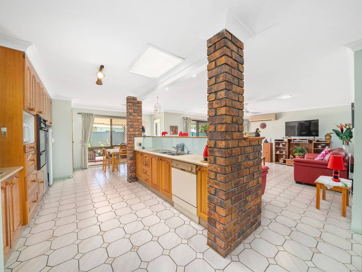 18 Featherstone Street, KIPPA-RING - Thumbnail 4