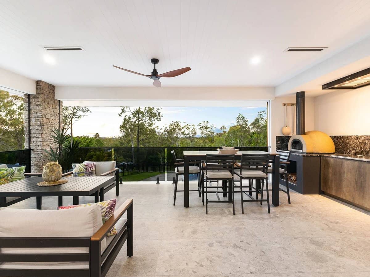 11 Brushwood Drive, PARKWOOD - Thumbnail 5