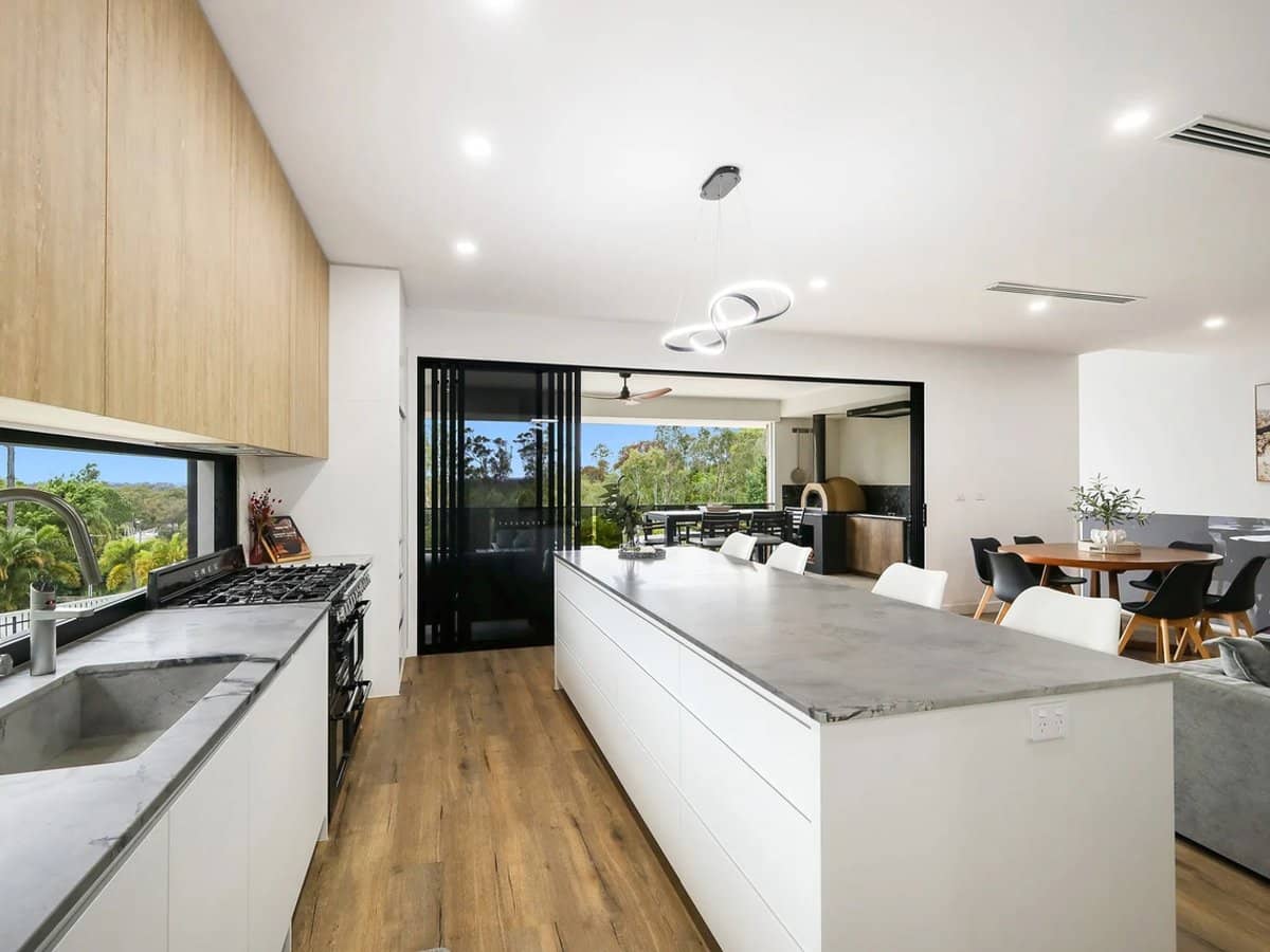 11 Brushwood Drive, PARKWOOD - Thumbnail 6