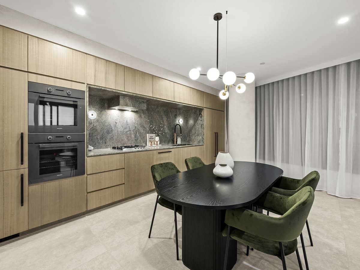 58 The Esplanade, Burleigh Heads - Thumbnail 3